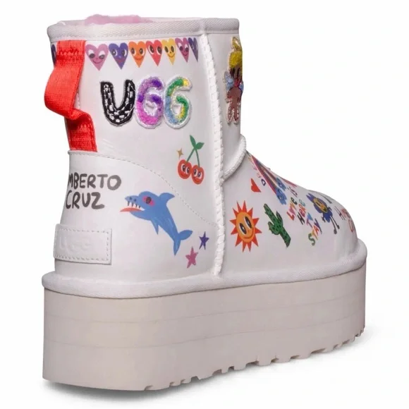 Ugg Platform Sketch Boot size 9